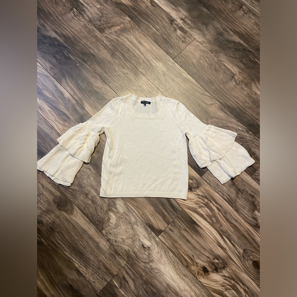 little girls white sweater•